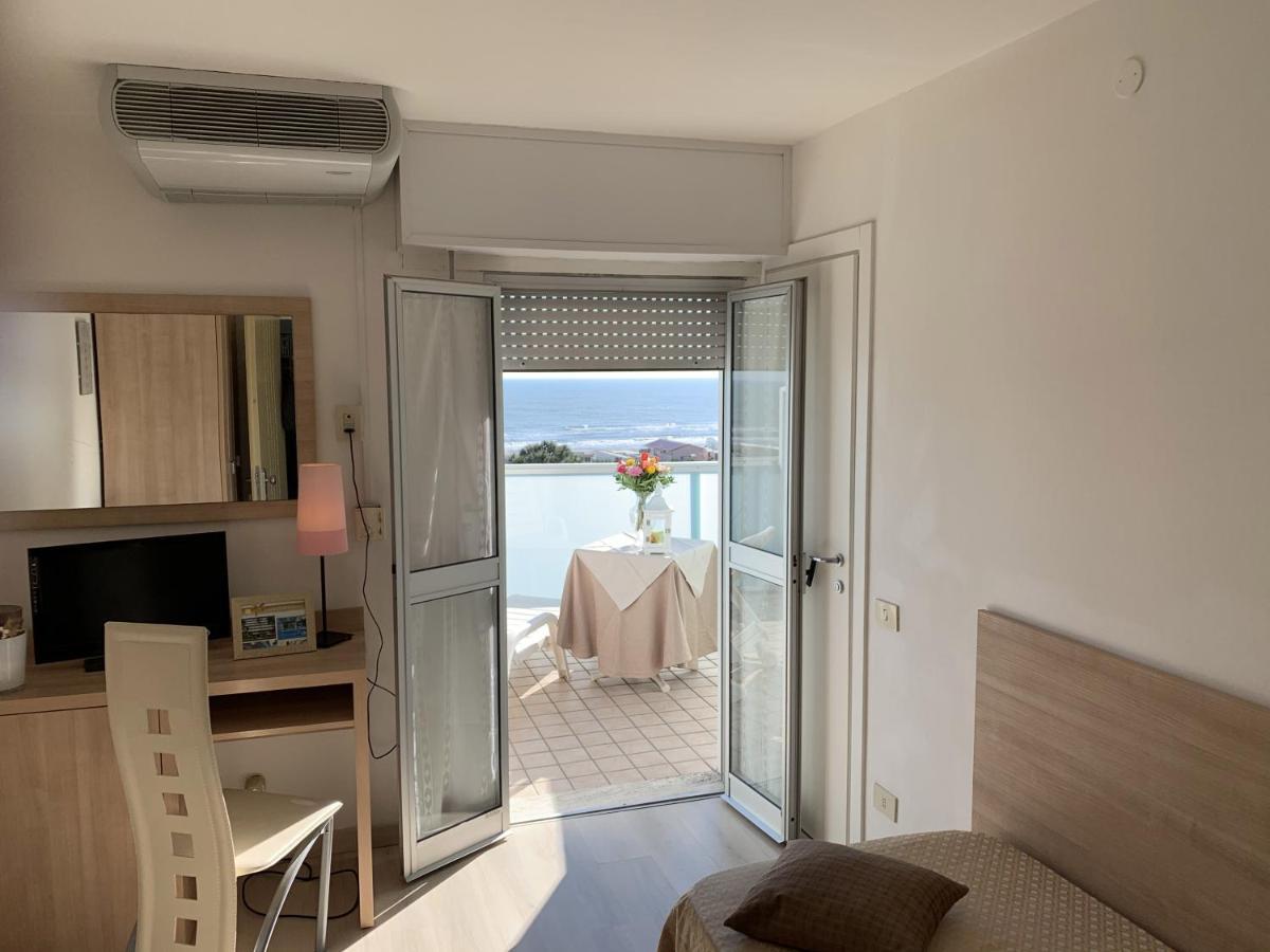 Hotel Sahara Milano Marittima Exteriör bild