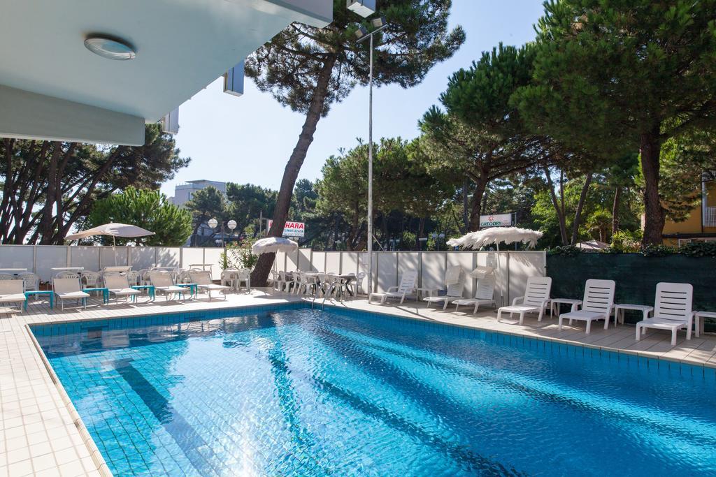 Hotel Sahara Milano Marittima Exteriör bild