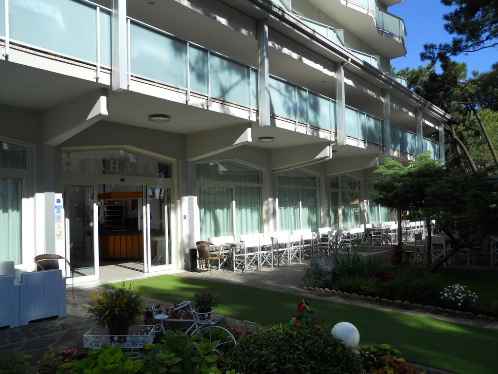 Hotel Sahara Milano Marittima Exteriör bild