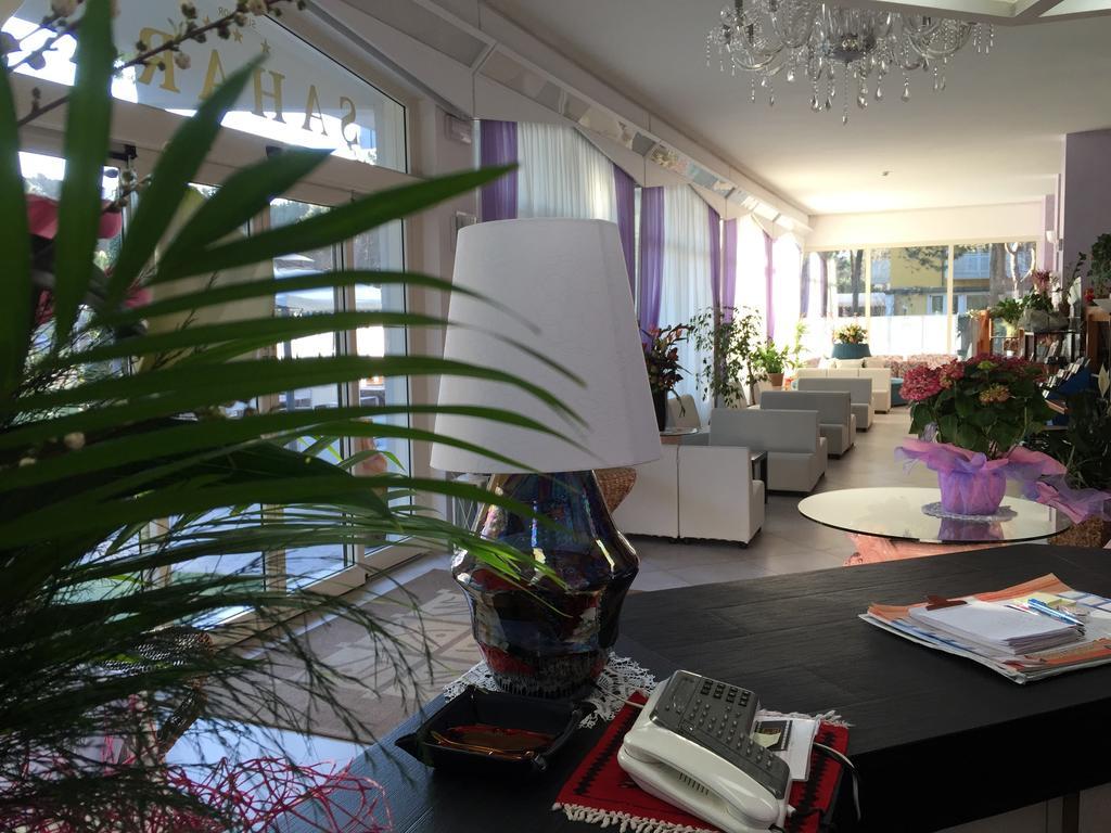 Hotel Sahara Milano Marittima Exteriör bild