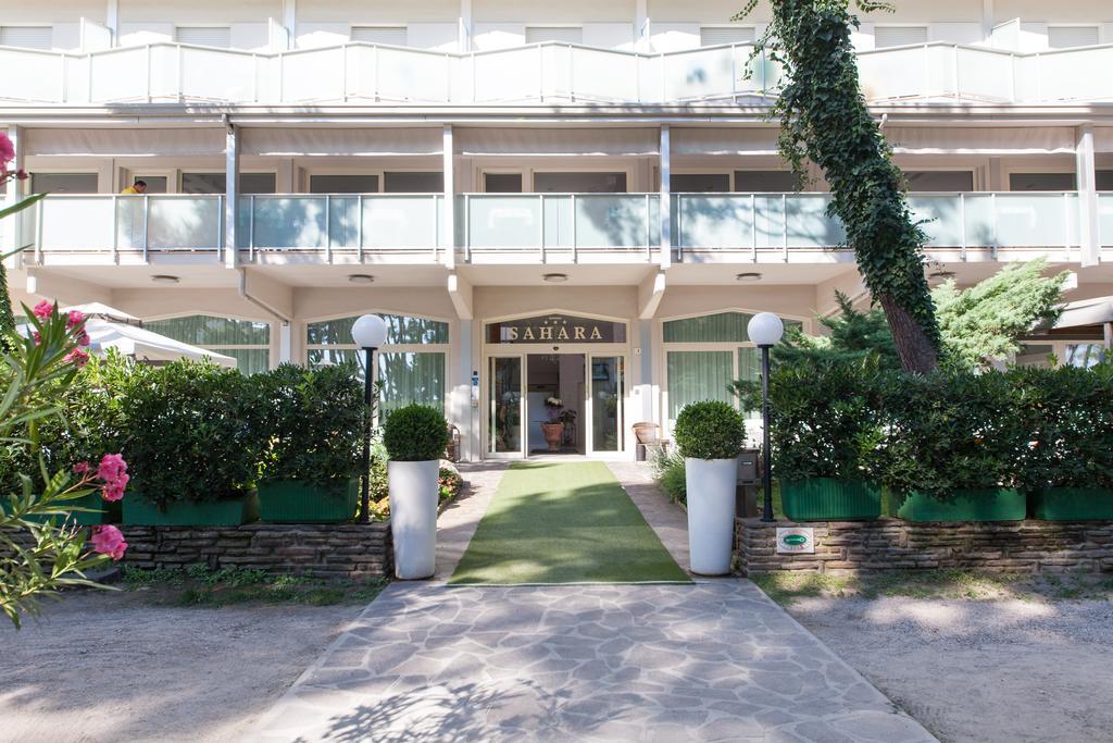 Hotel Sahara Milano Marittima Exteriör bild