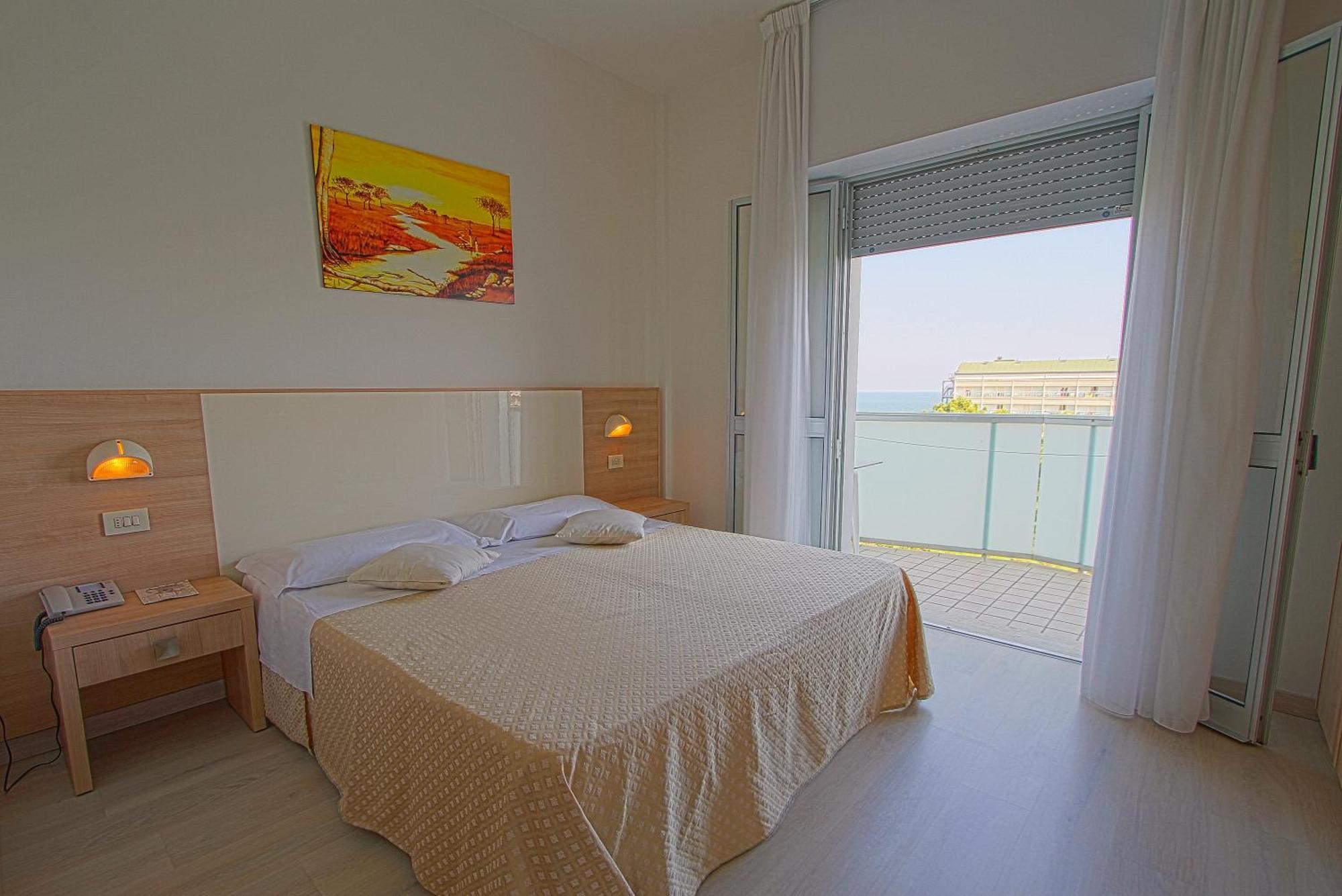 Hotel Sahara Milano Marittima Exteriör bild