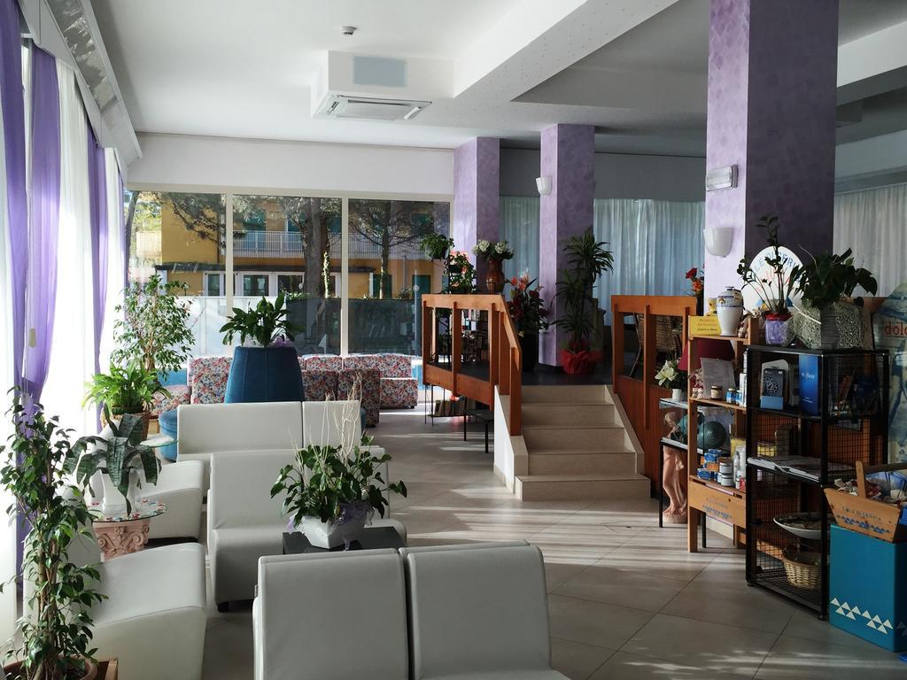 Hotel Sahara Milano Marittima Exteriör bild