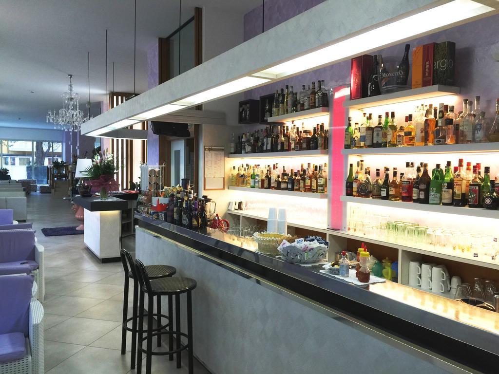 Hotel Sahara Milano Marittima Exteriör bild