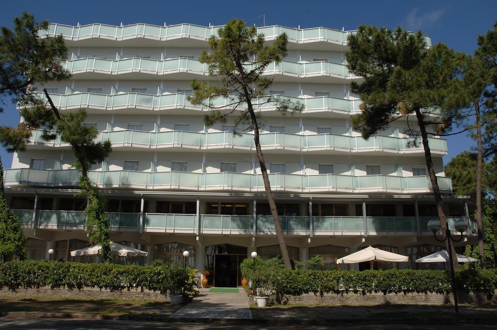Hotel Sahara Milano Marittima Exteriör bild