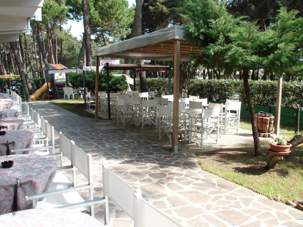 Hotel Sahara Milano Marittima Exteriör bild