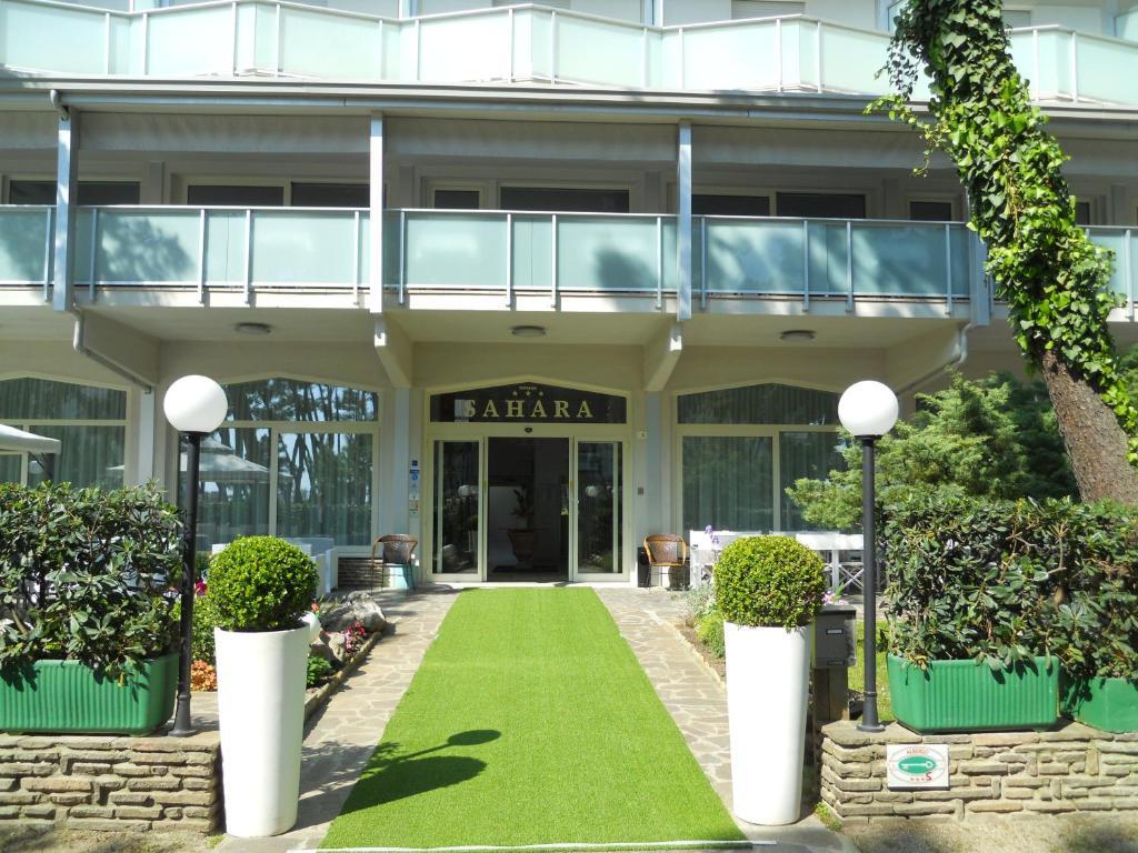 Hotel Sahara Milano Marittima Exteriör bild