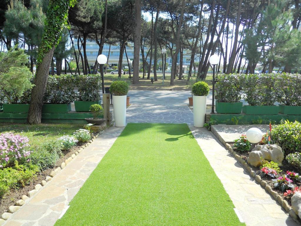 Hotel Sahara Milano Marittima Exteriör bild