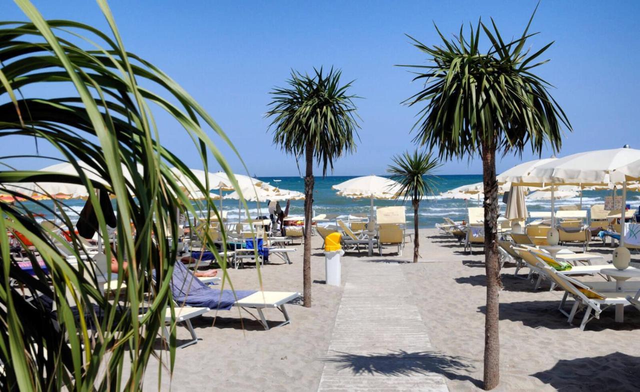 Hotel Sahara Milano Marittima Exteriör bild