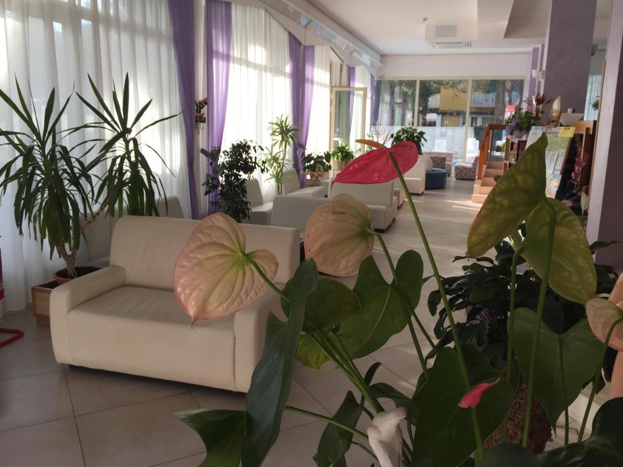 Hotel Sahara Milano Marittima Exteriör bild