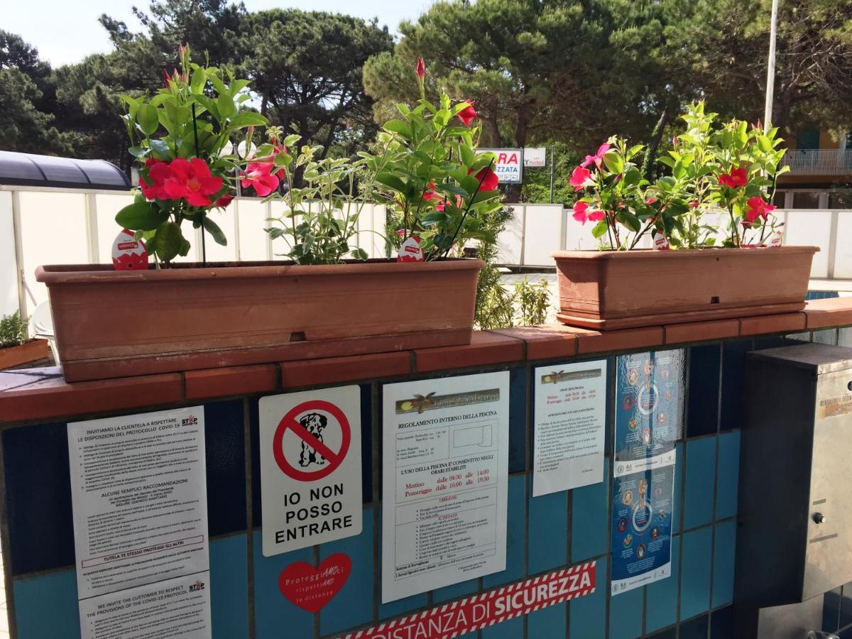 Hotel Sahara Milano Marittima Exteriör bild